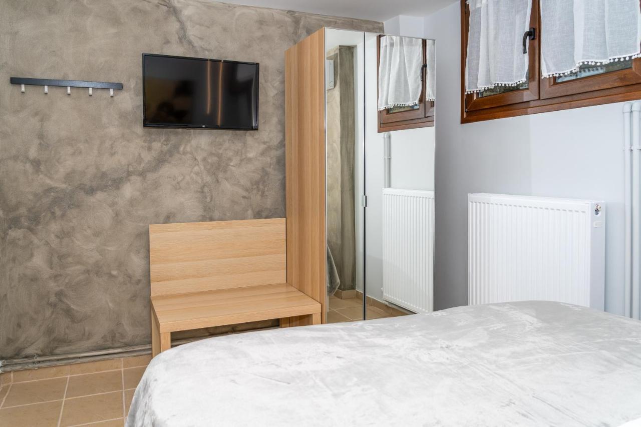 Angels Apartment Free Private Parking Tesalonika Bagian luar foto