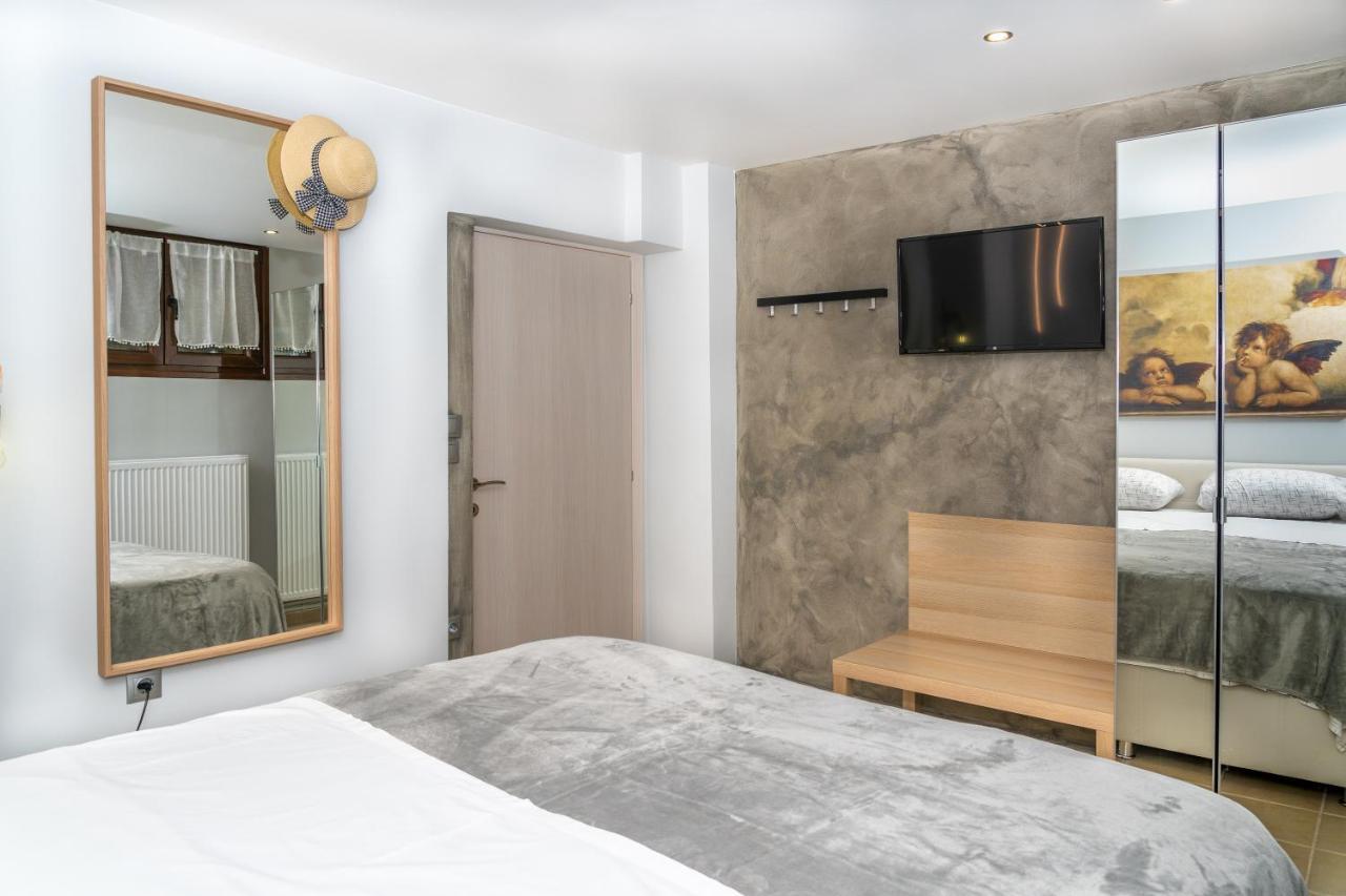 Angels Apartment Free Private Parking Tesalonika Bagian luar foto