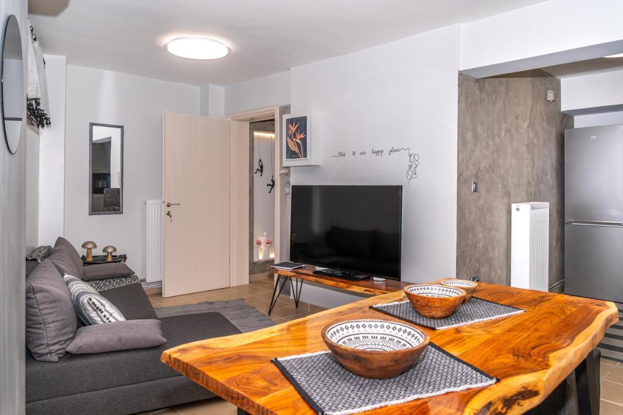 Angels Apartment Free Private Parking Tesalonika Bagian luar foto