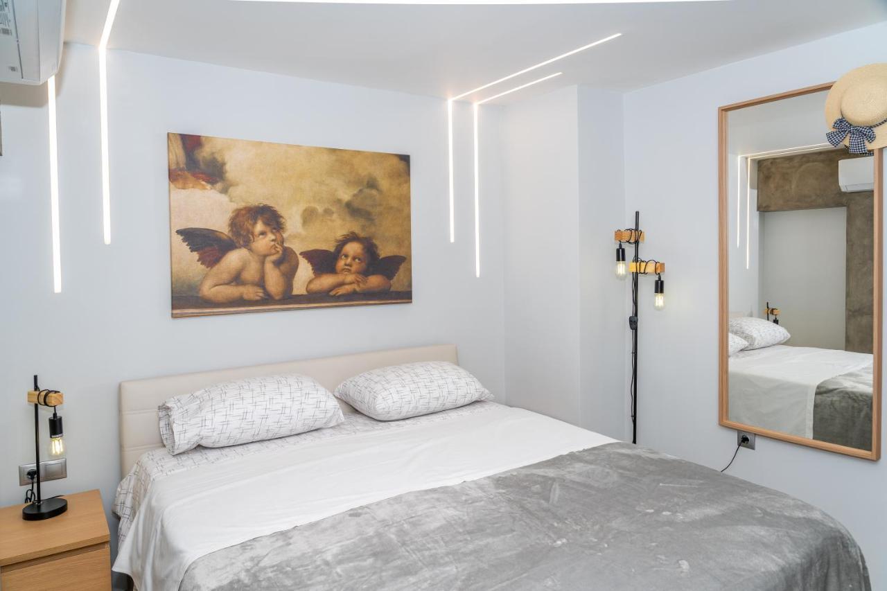 Angels Apartment Free Private Parking Tesalonika Bagian luar foto