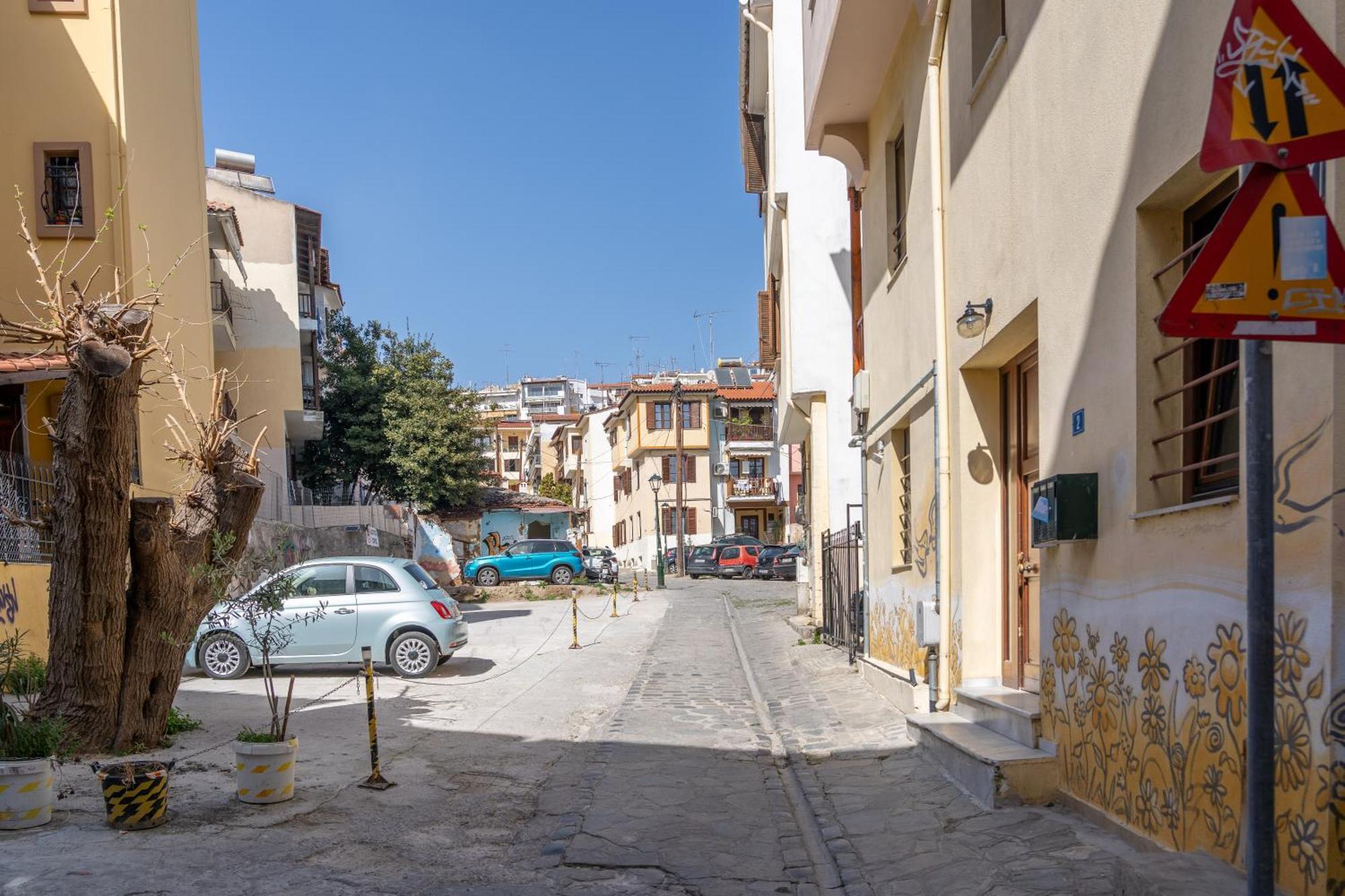 Angels Apartment Free Private Parking Tesalonika Bagian luar foto